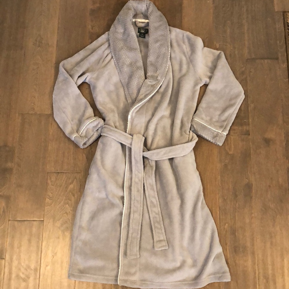 Laura Ashley Robe